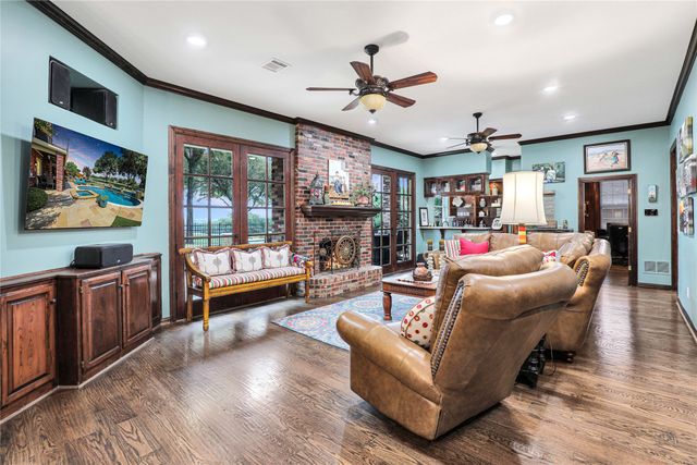 1204 Hills Creek Drive, Mckinney, TX 75072