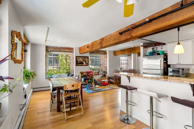 240 Jackson St 328, Lowell, MA 01852