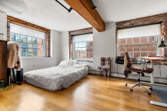 240 Jackson St 328, Lowell, MA 01852