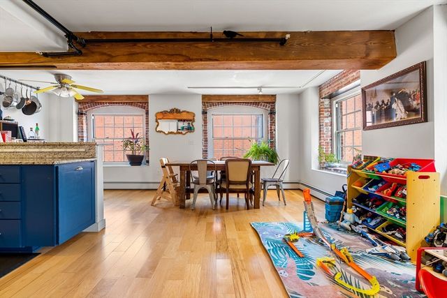 240 Jackson St 328, Lowell, MA 01852