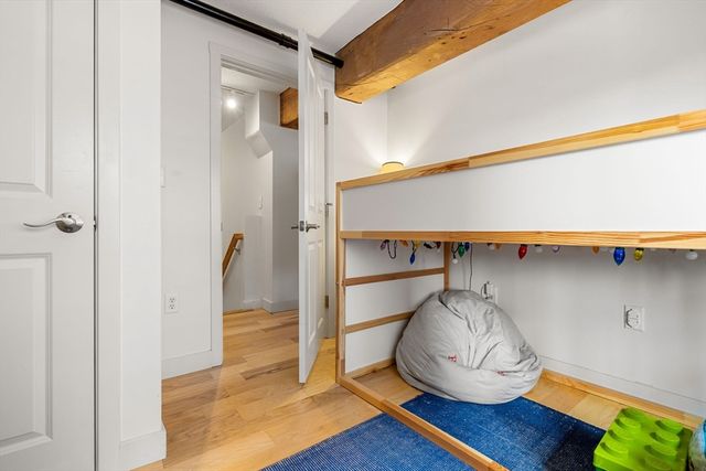 240 Jackson St 328, Lowell, MA 01852