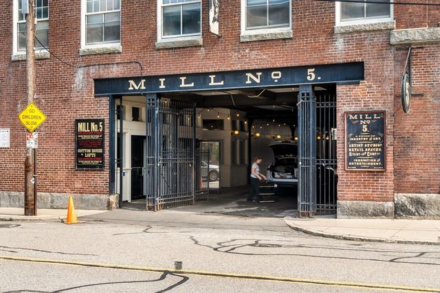 240 Jackson St 328, Lowell, MA 01852