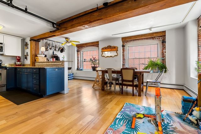 240 Jackson St 328, Lowell, MA 01852