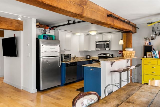 240 Jackson St 328, Lowell, MA 01852