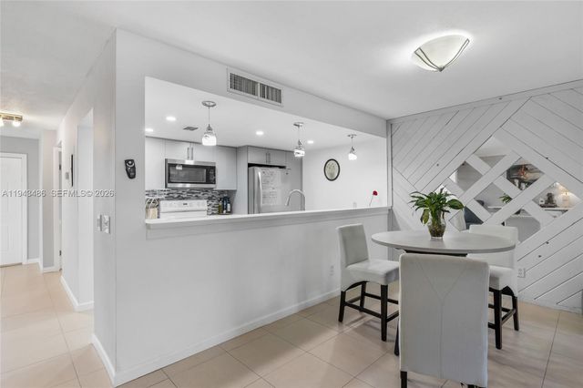 10911 Cedar Ln, Pembroke Pines, FL 33026