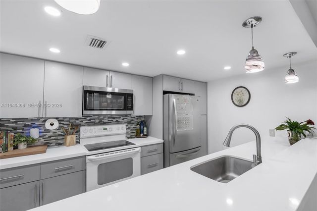 10911 Cedar Ln, Pembroke Pines, FL 33026