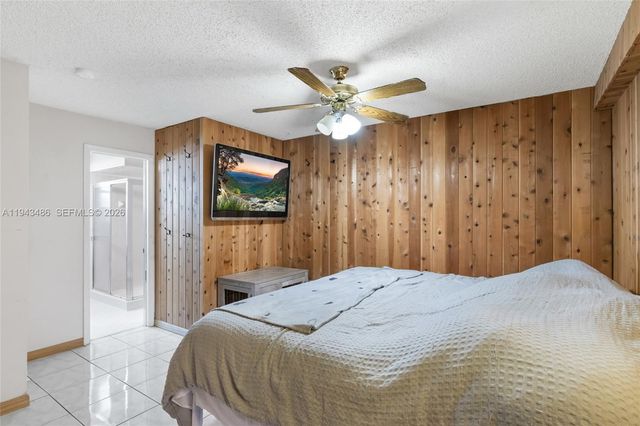 10911 Cedar Ln, Pembroke Pines, FL 33026