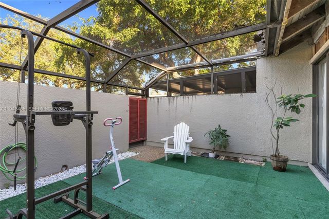 10911 Cedar Ln, Pembroke Pines, FL 33026