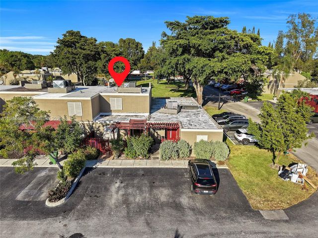 10911 Cedar Ln, Pembroke Pines, FL 33026