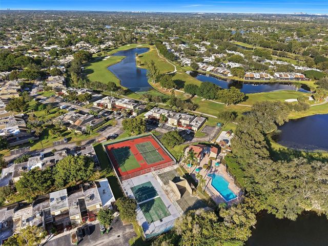 10911 Cedar Ln, Pembroke Pines, FL 33026