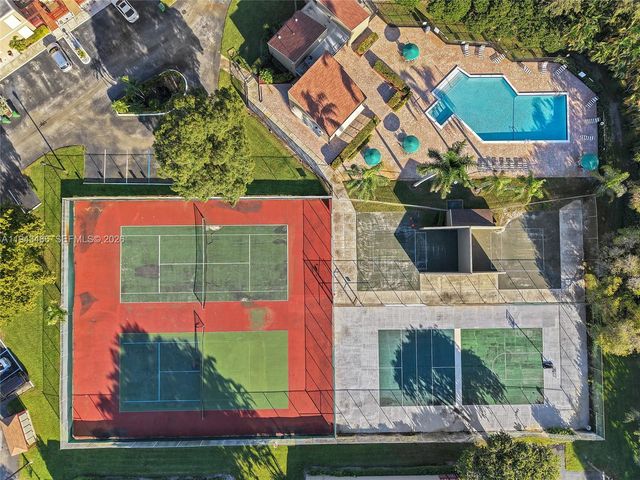 10911 Cedar Ln, Pembroke Pines, FL 33026