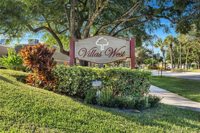 10911 Cedar Ln, Pembroke Pines, FL 33026