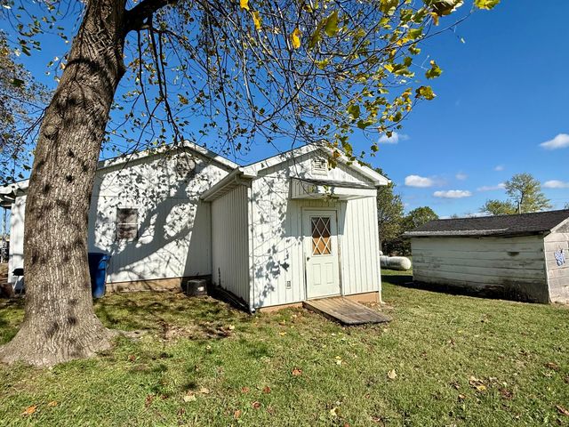 408 S 2nd Street, Houston, MO 65483