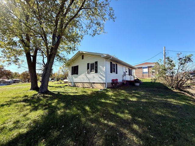 408 S 2nd Street, Houston, MO 65483