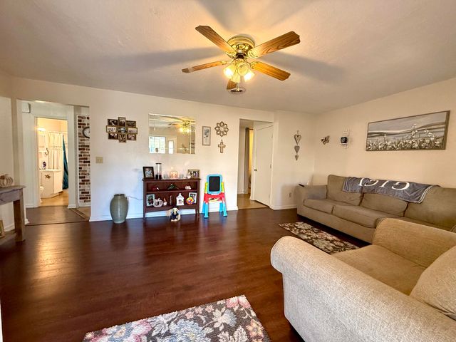 408 S 2nd Street, Houston, MO 65483