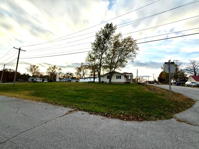 408 S 2nd Street, Houston, MO 65483