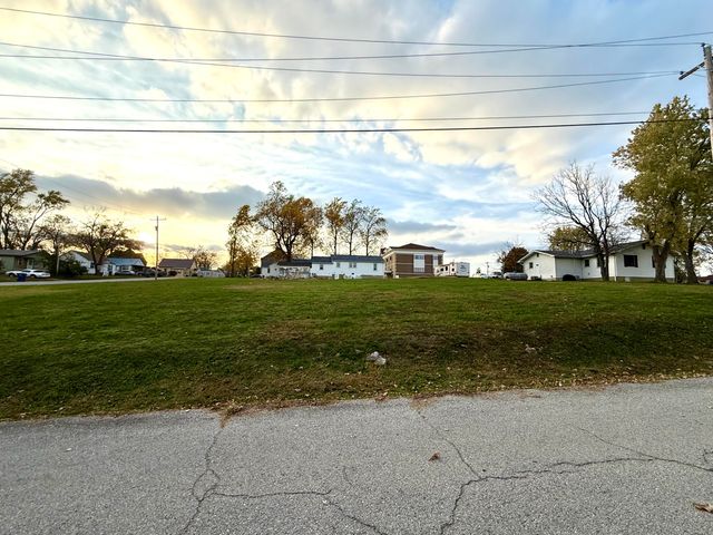 408 S 2nd Street, Houston, MO 65483