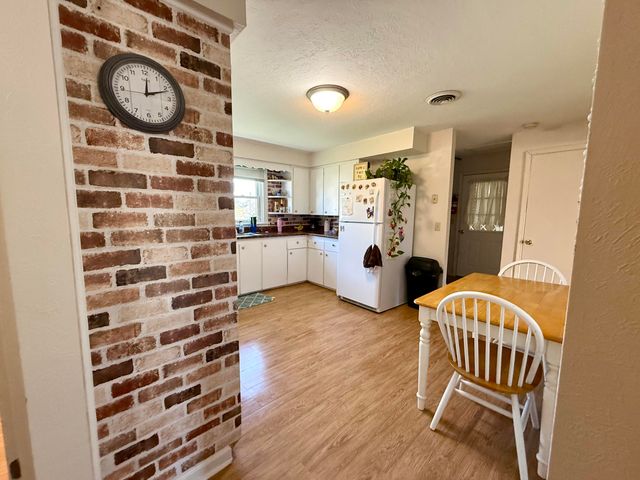 408 S 2nd Street, Houston, MO 65483