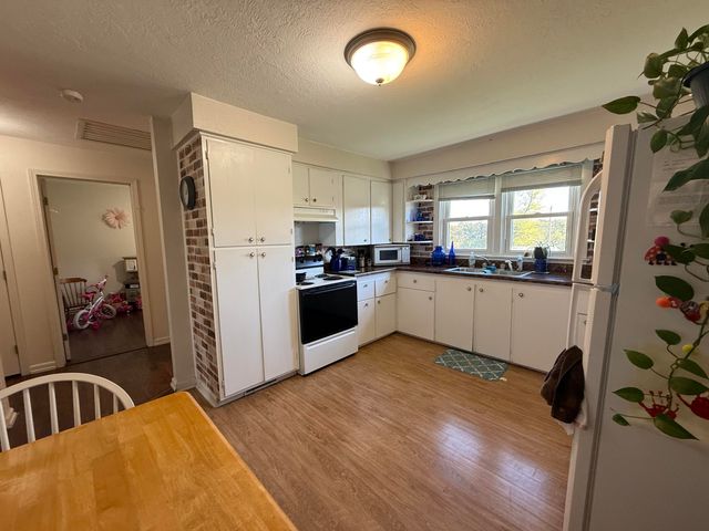 408 S 2nd Street, Houston, MO 65483