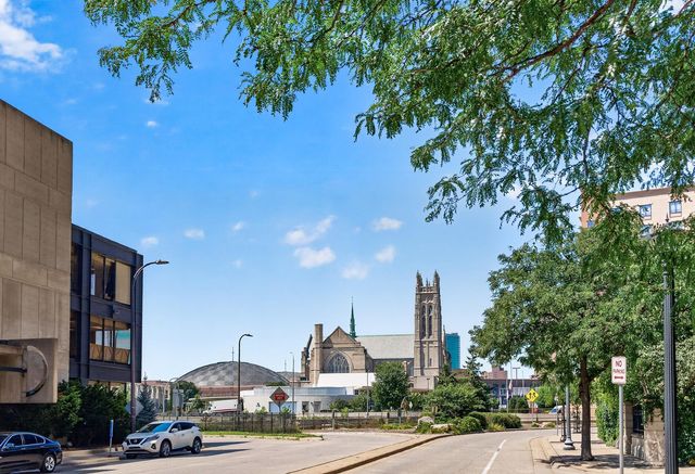 530 Grant Street E, Minneapolis, MN 55404