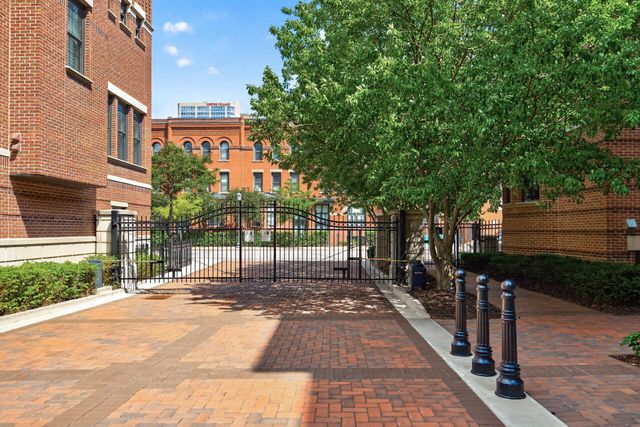 530 Grant Street E, Minneapolis, MN 55404