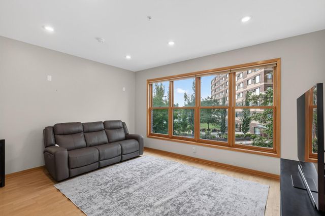 530 Grant Street E, Minneapolis, MN 55404