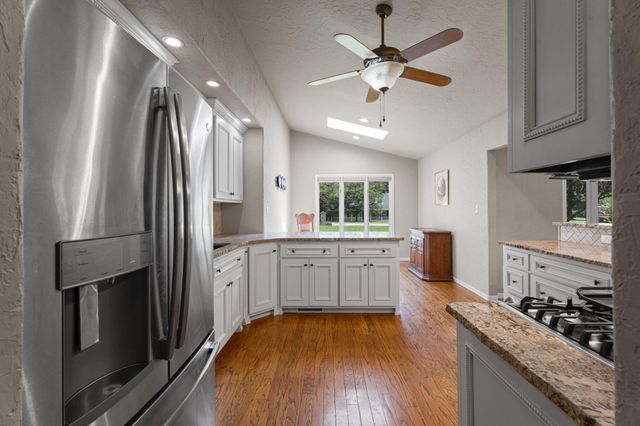 3117 Buffalo Lane, Grove, OK 74344
