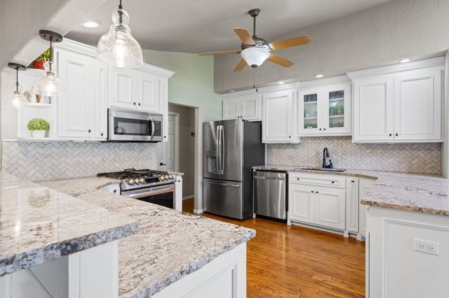 3117 Buffalo Lane, Grove, OK 74344
