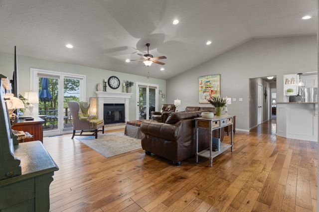 3117 Buffalo Lane, Grove, OK 74344
