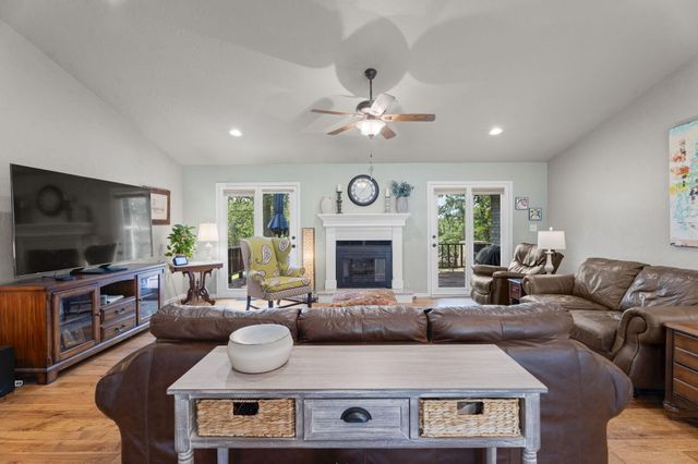 3117 Buffalo Lane, Grove, OK 74344