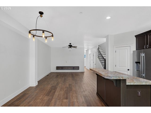 10005 Se OLD TOWN Ct, Happy Valley, OR 97086