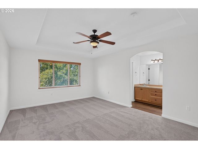 10005 Se OLD TOWN Ct, Happy Valley, OR 97086