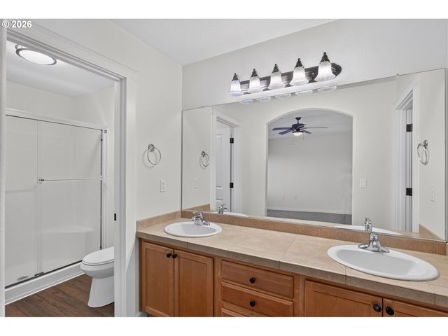 10005 Se OLD TOWN Ct, Happy Valley, OR 97086