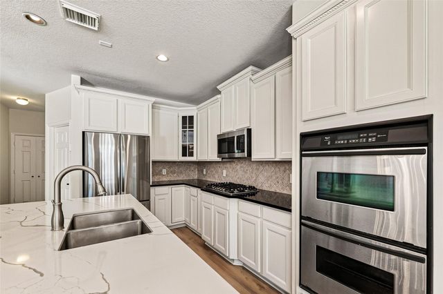 45 Marquise Oaks Place, The Woodlands, TX 77382
