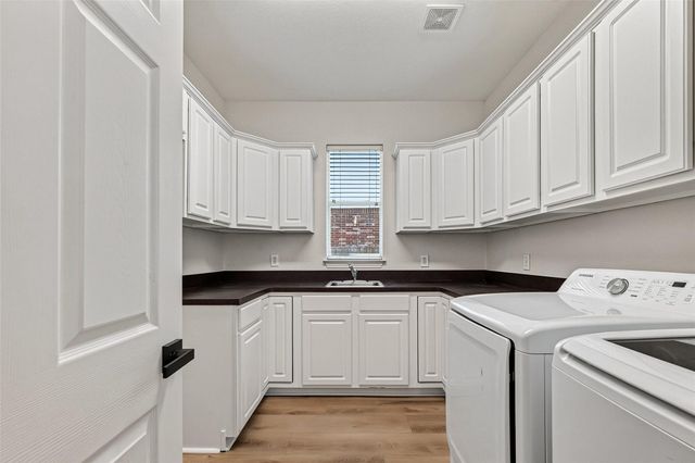 45 Marquise Oaks Place, The Woodlands, TX 77382