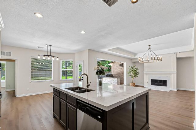45 Marquise Oaks Place, The Woodlands, TX 77382