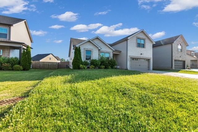 506 Latham Ct, Clarksville, TN 37043