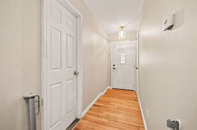 22531 Leewright Avenue, Southfield, MI 48033