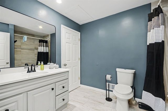 22531 Leewright Avenue, Southfield, MI 48033