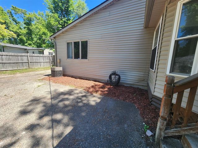 22531 Leewright Avenue, Southfield, MI 48033