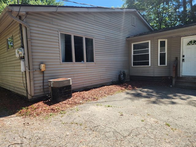22531 Leewright Avenue, Southfield, MI 48033