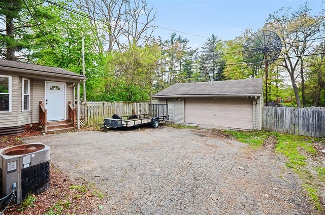 22531 Leewright Avenue, Southfield, MI 48033