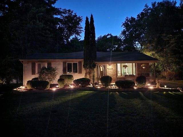 22531 Leewright Avenue, Southfield, MI 48033