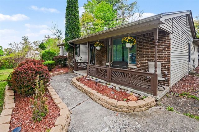 22531 Leewright Avenue, Southfield, MI 48033
