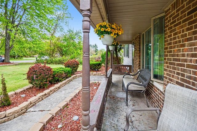 22531 Leewright Avenue, Southfield, MI 48033