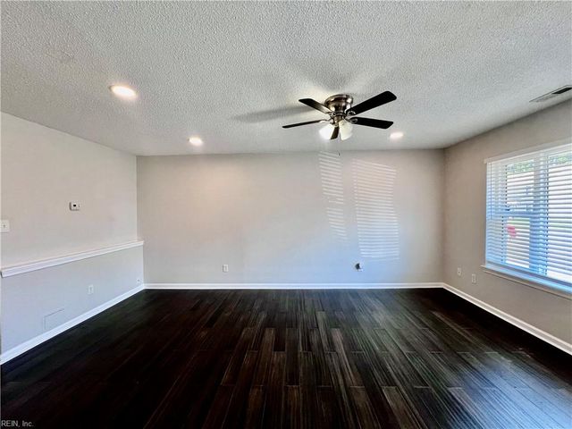 5309 Grand Lake CRES, Virginia Beach, VA 23462
