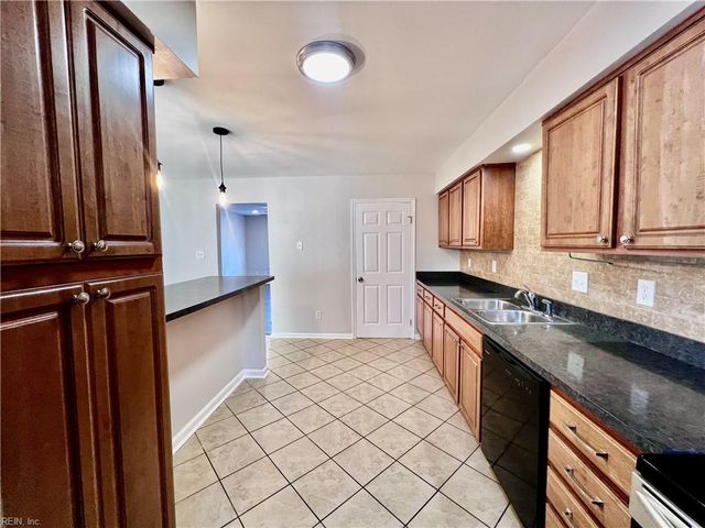 5309 Grand Lake CRES, Virginia Beach, VA 23462