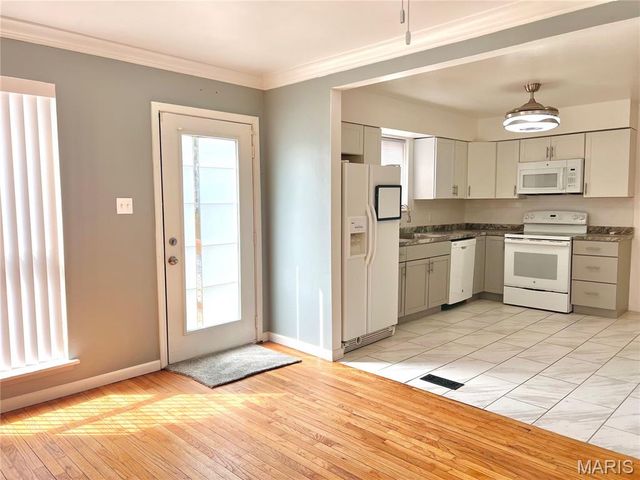 1239 Peggy Court, St Louis, MO 63147