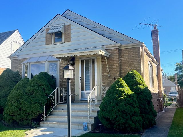 3841 N Page Avenue, Chicago, IL 60634