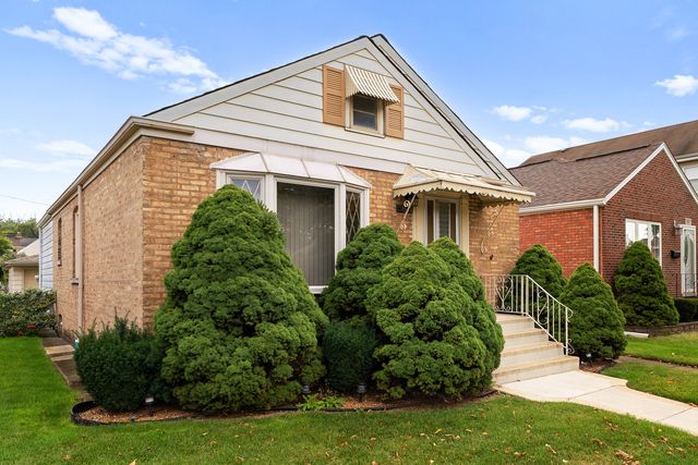 3841 N Page Avenue, Chicago, IL 60634